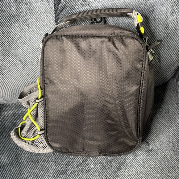 Arctic zone pro lunch box (does not have beverage bottle) - Picture 7 of 10